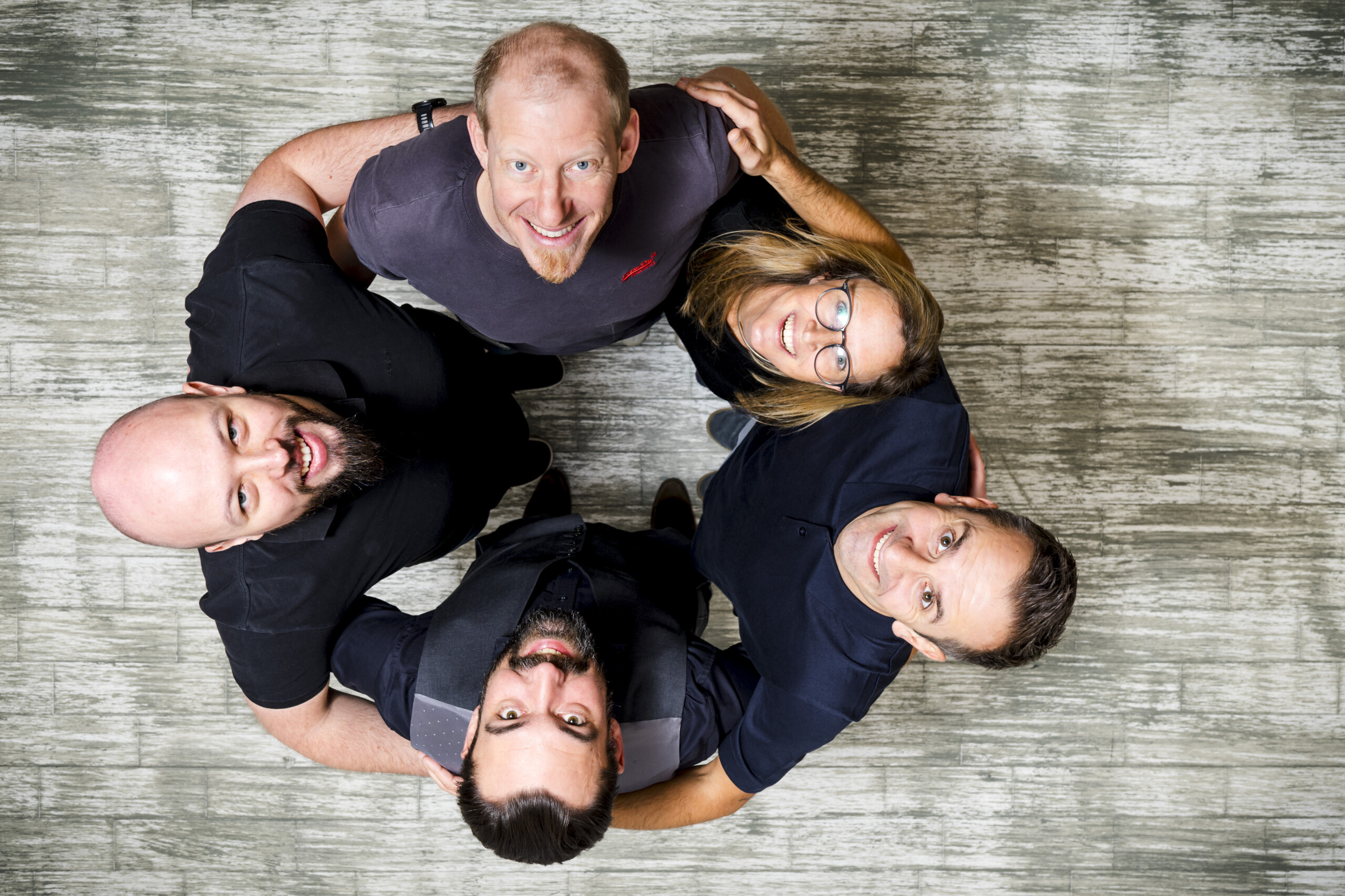 Gründungsteam Das Bild zeigt die Gründer von Level:Idea. Alexander Lettner, Martina Lettner, Alexander Kammerzell, Boris Fuchs, Hannes Leidenfrost und leider nicht am Bild Christopher Schenkenfelder